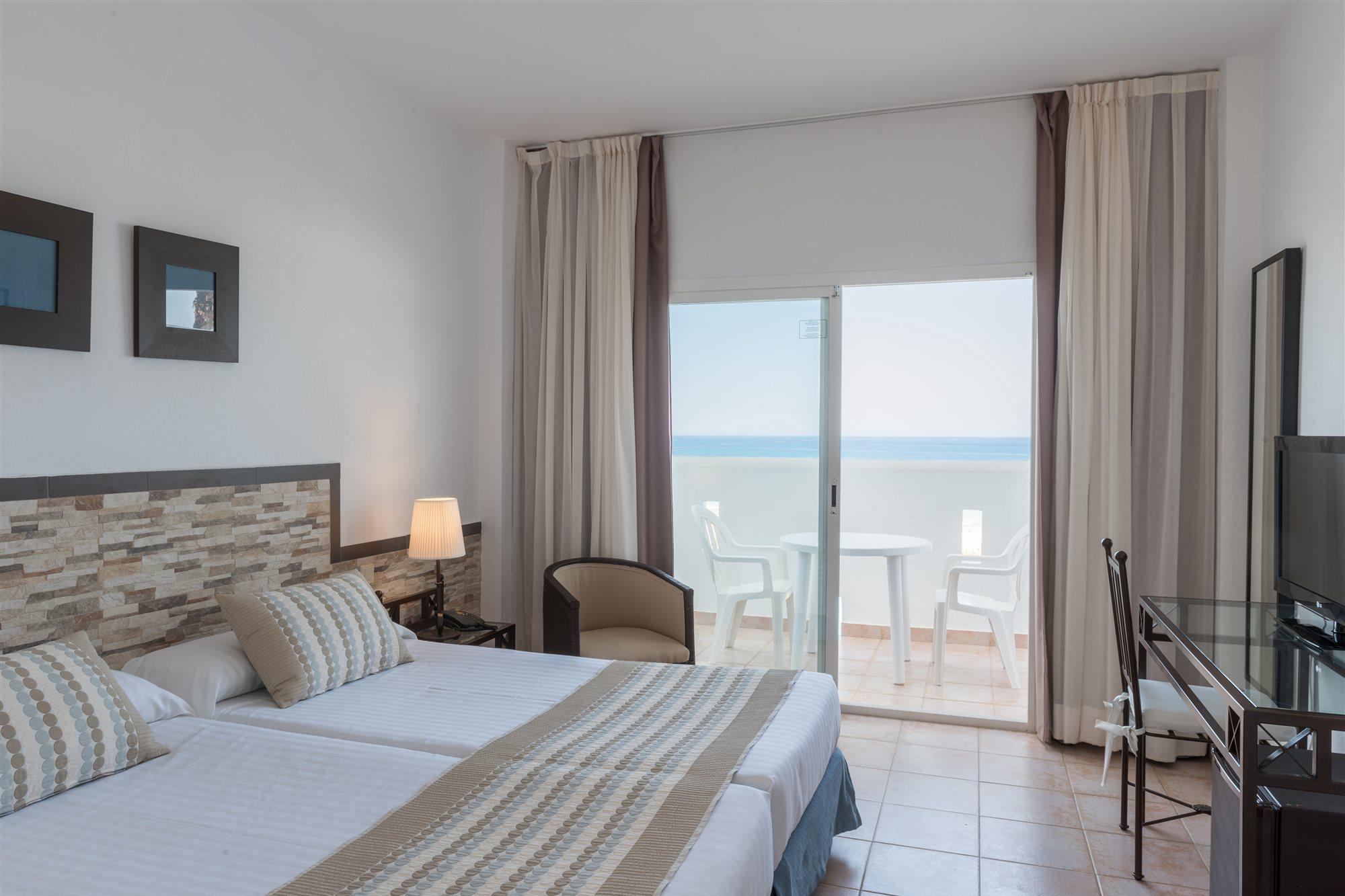 Fergus Conil Park Hotel Conil De La Frontera Exterior photo