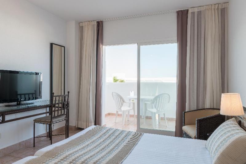 Fergus Conil Park Hotel Conil De La Frontera Room photo