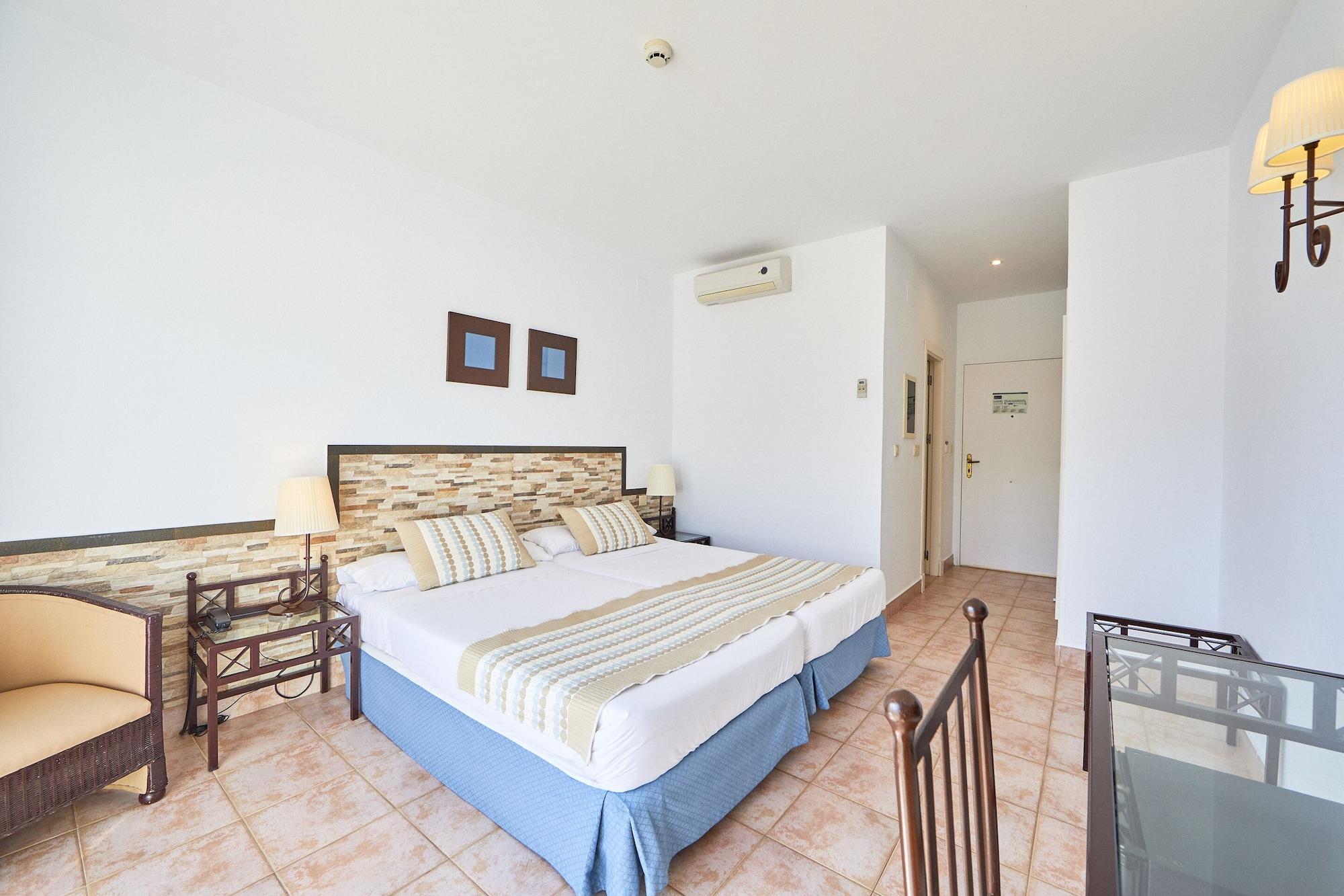Fergus Conil Park Hotel Conil De La Frontera Exterior photo